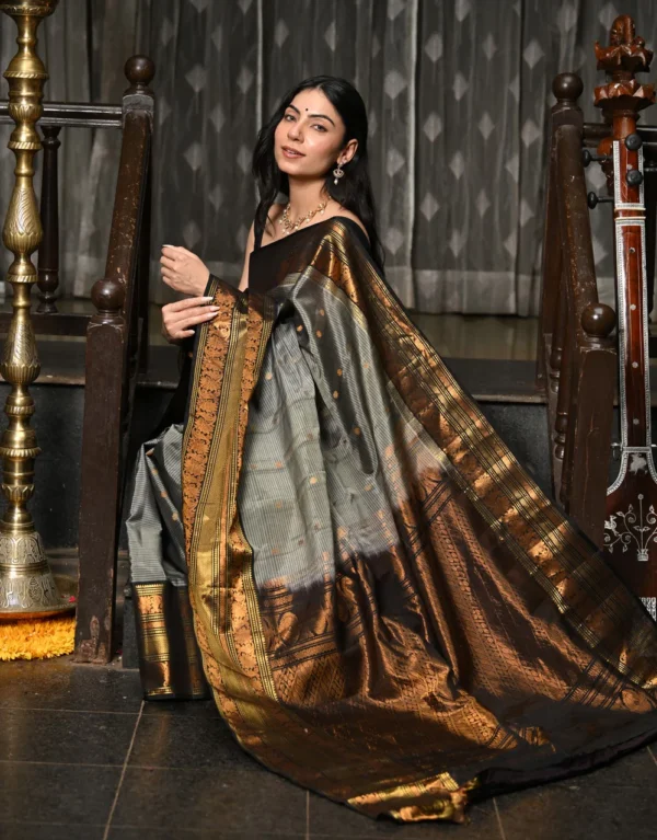 Gadwal Grey Gold Saree